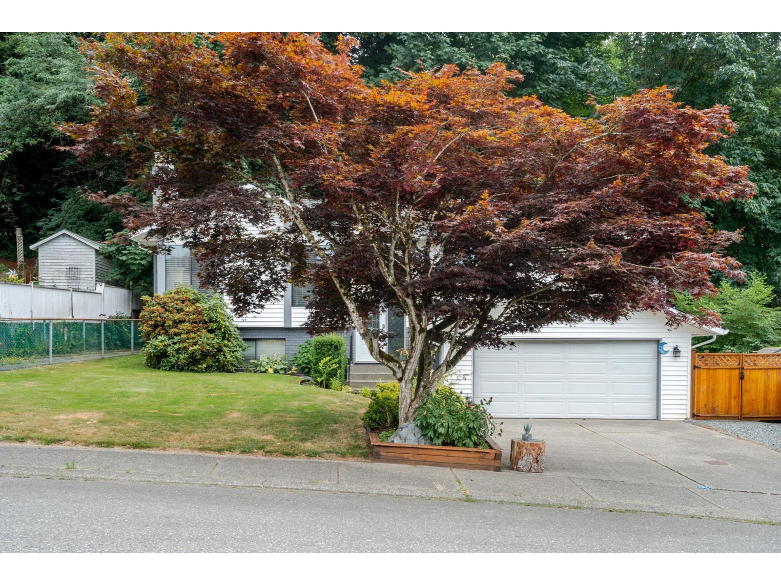 Photo 2 of 2842 Glenshiel Drive, Abbotsford BC