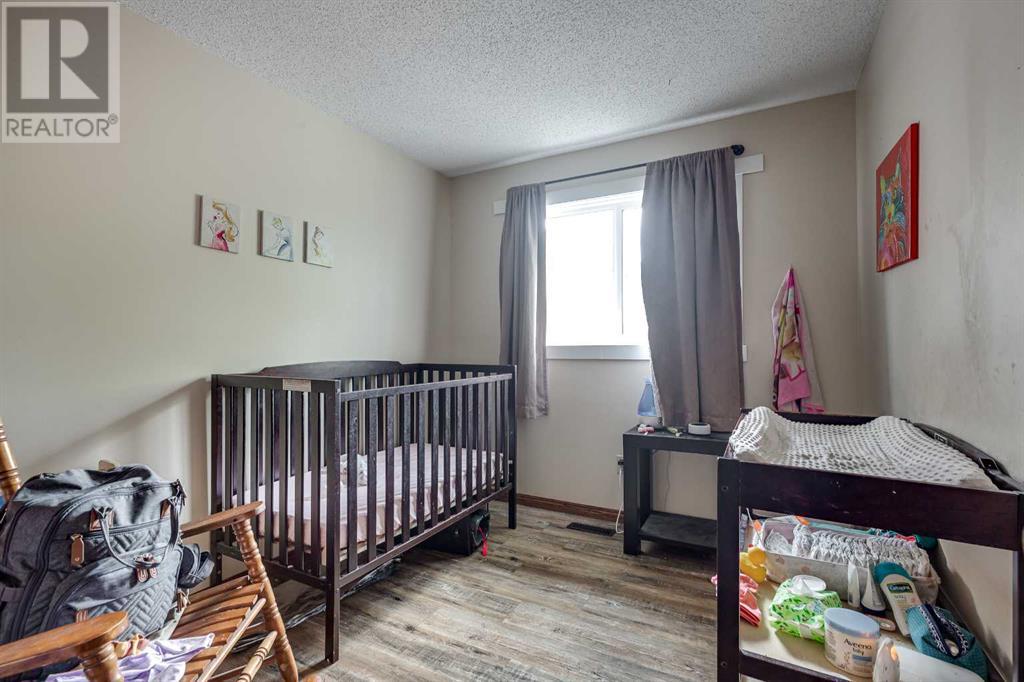 Photo 16 of 77 Eastman Crescent, Red Deer AB