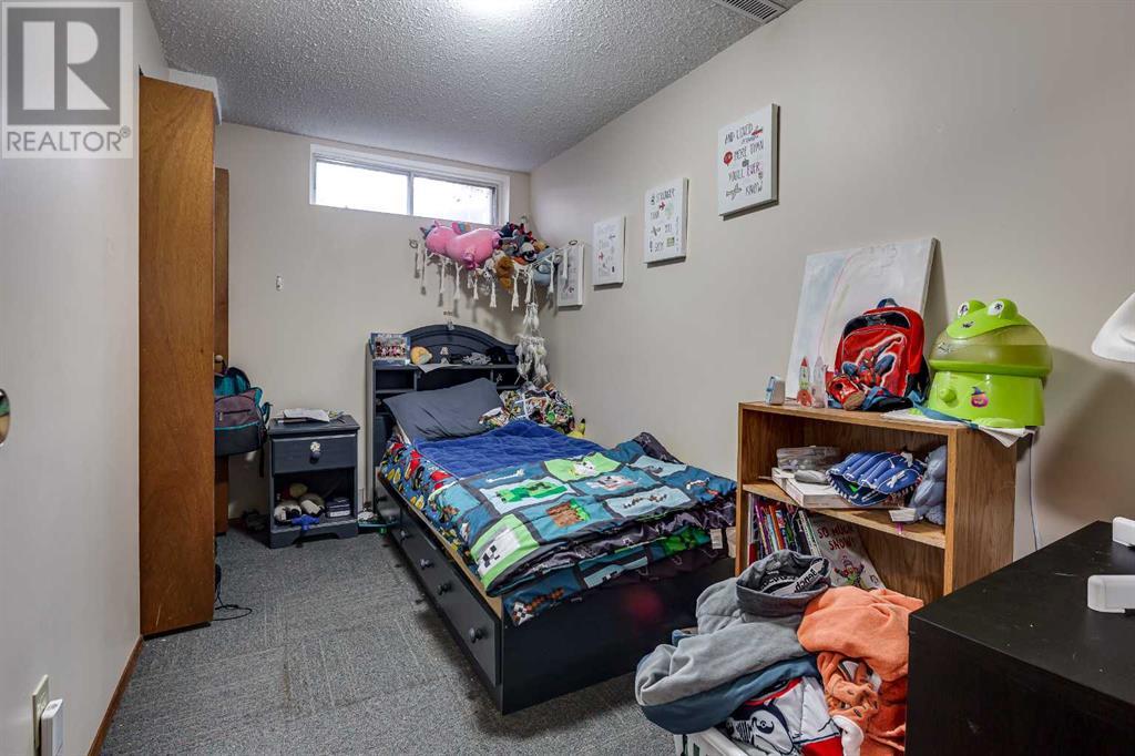 Photo 2 of 77 Eastman Crescent, Red Deer AB