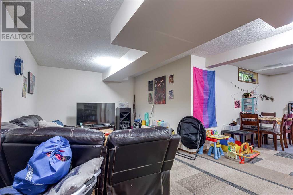 Photo 18 of 77 Eastman Crescent, Red Deer AB