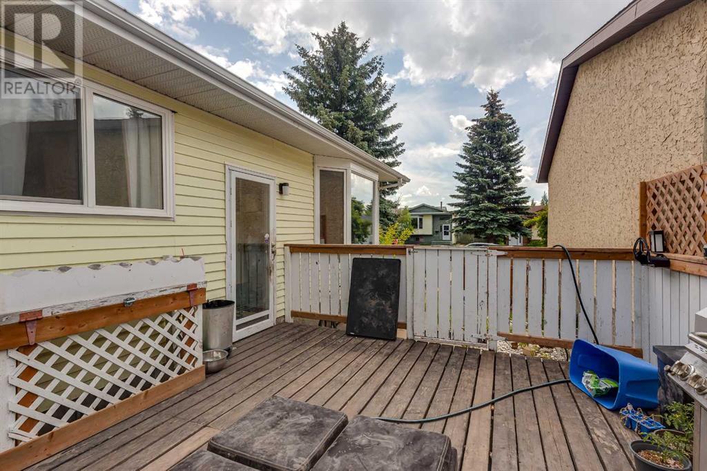 Photo 6 of 77 Eastman Crescent, Red Deer AB