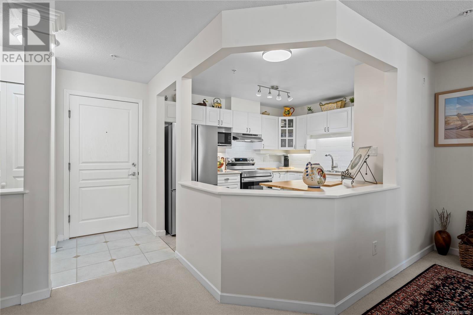 Photo 13 of 209 5685 Edgewater Lane, Nanaimo BC