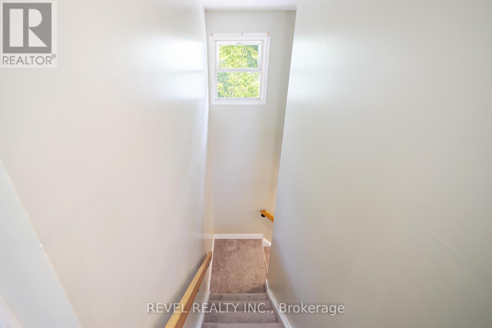 Photo 14 of 323 Brantwood Park Road, Brantford ON