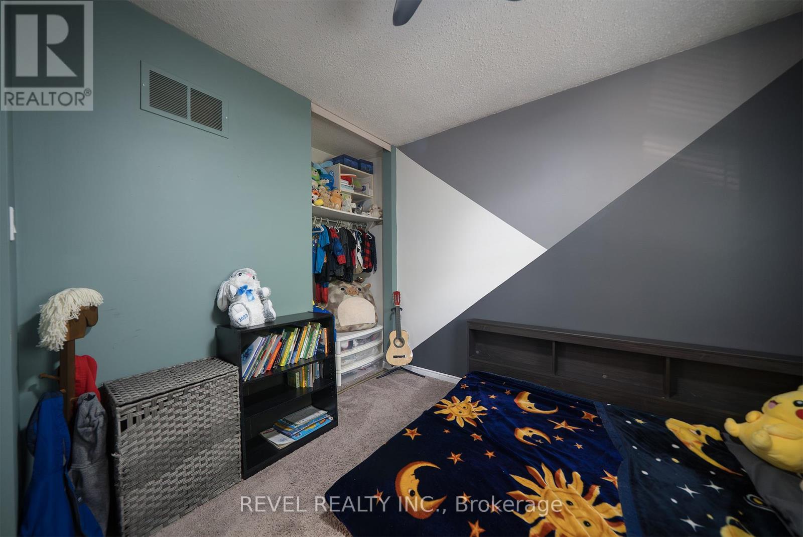 Photo 16 of 323 Brantwood Park Road, Brantford ON