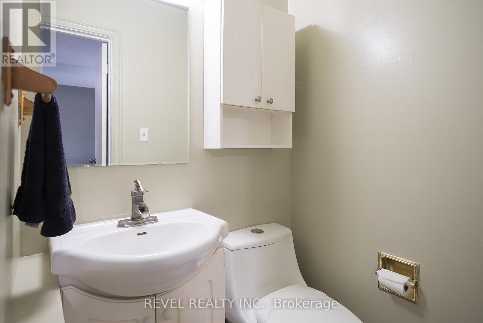 Photo 23 of 323 Brantwood Park Road, Brantford ON