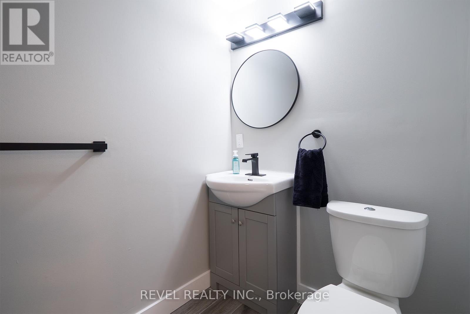 Photo 27 of 323 Brantwood Park Road, Brantford ON