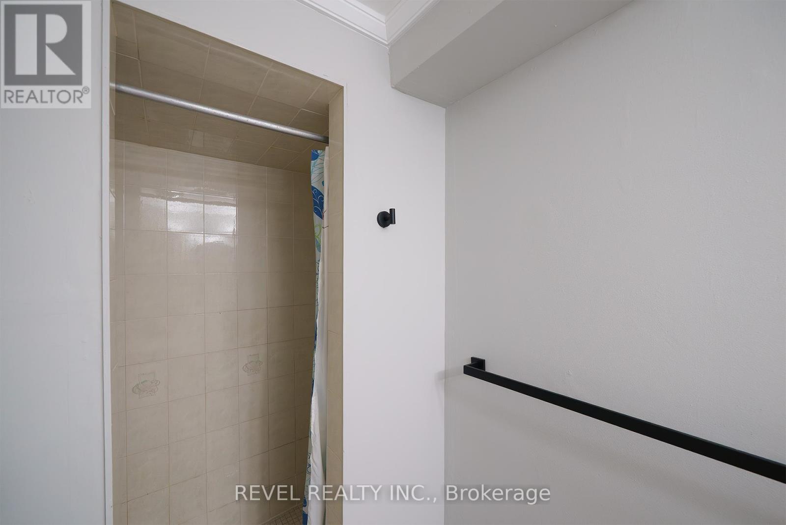 Photo 28 of 323 Brantwood Park Road, Brantford ON