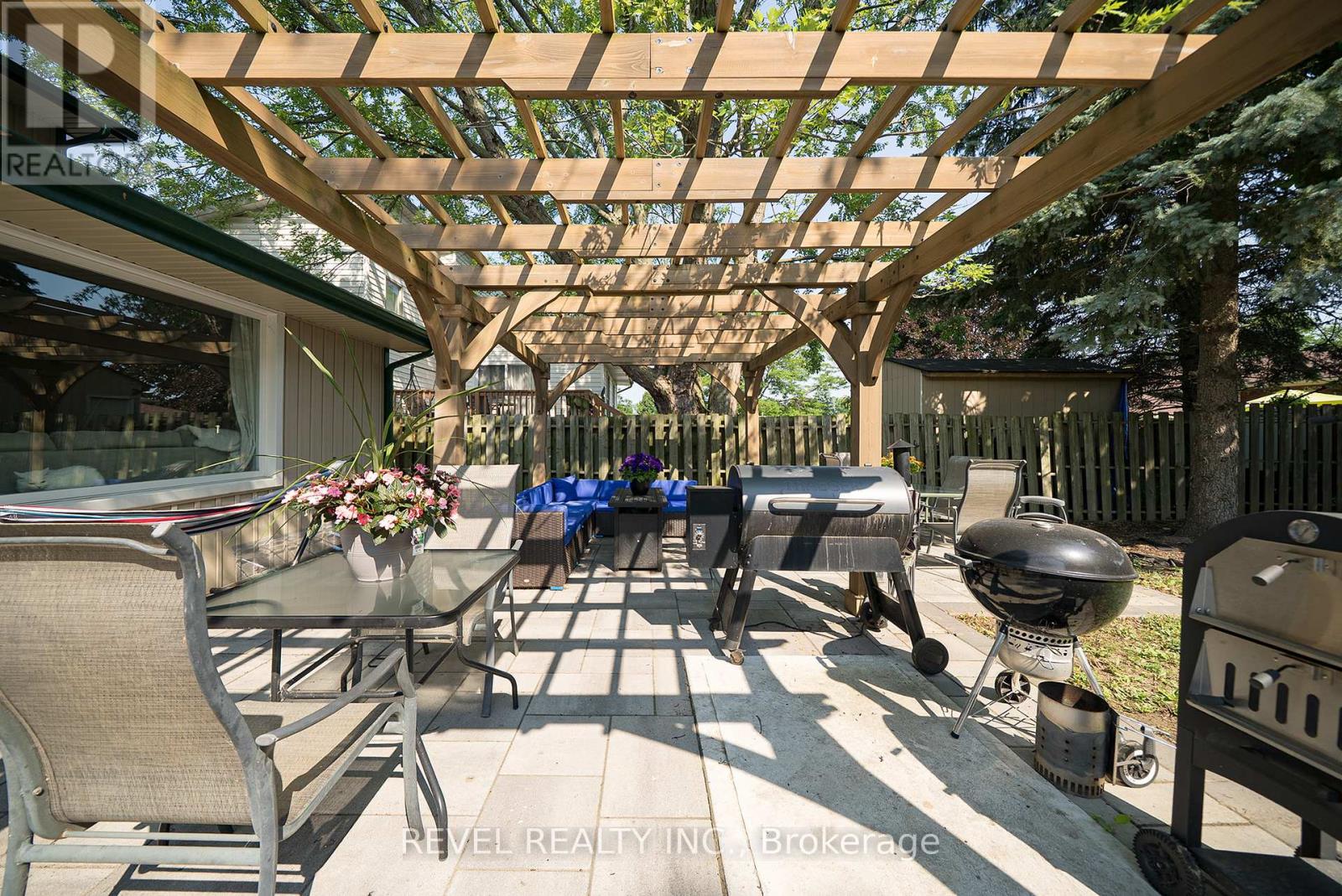 Photo 31 of 323 Brantwood Park Road, Brantford ON