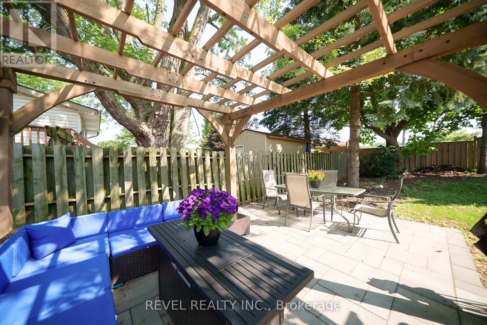 Photo 32 of 323 Brantwood Park Road, Brantford ON