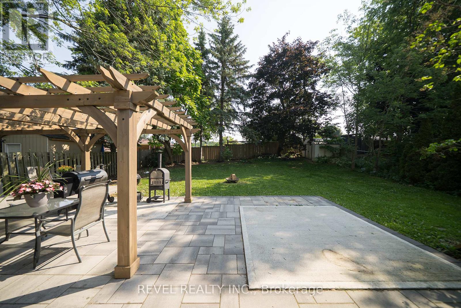 Photo 33 of 323 Brantwood Park Road, Brantford ON