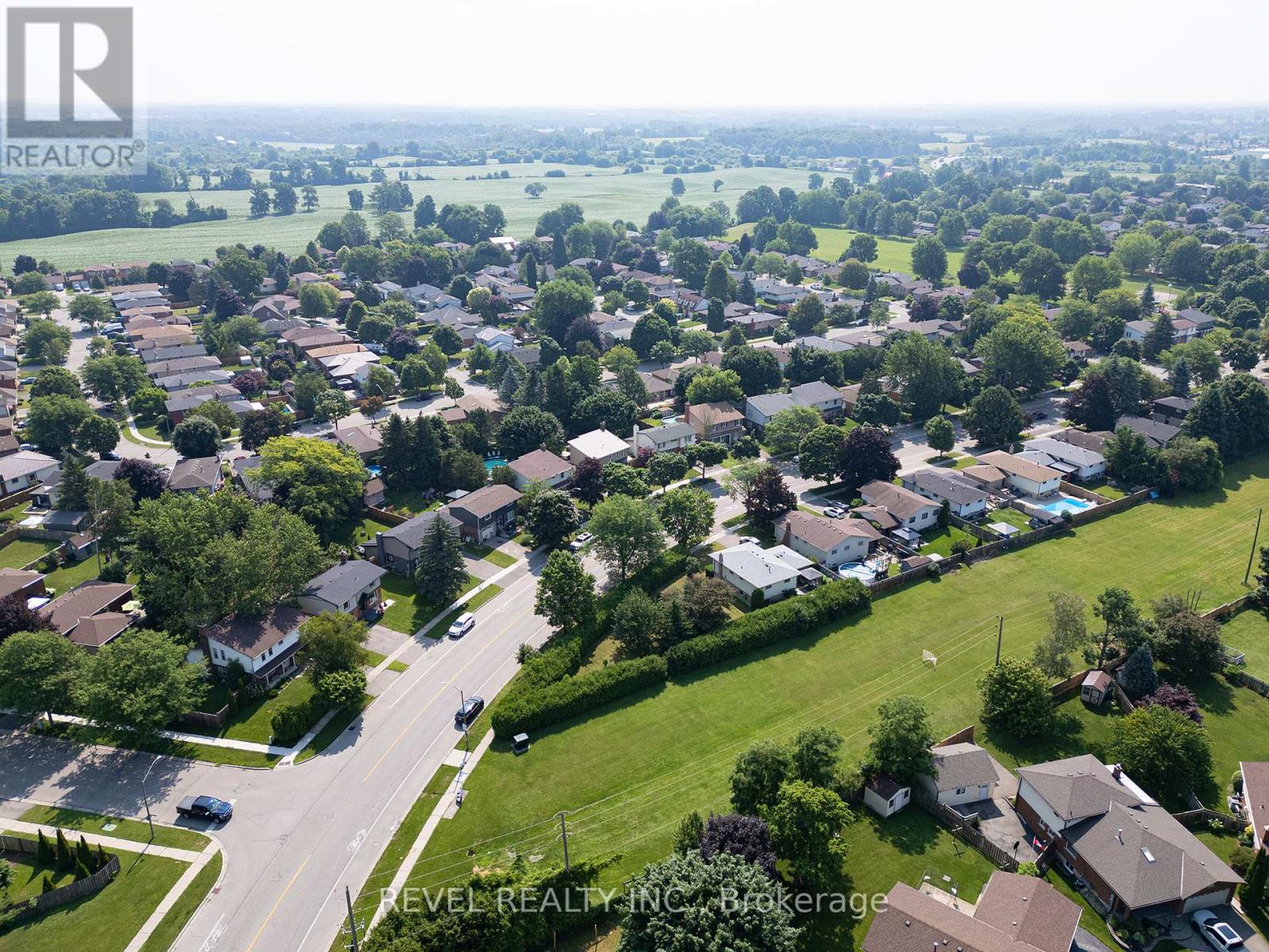 Photo 42 of 323 Brantwood Park Road, Brantford ON