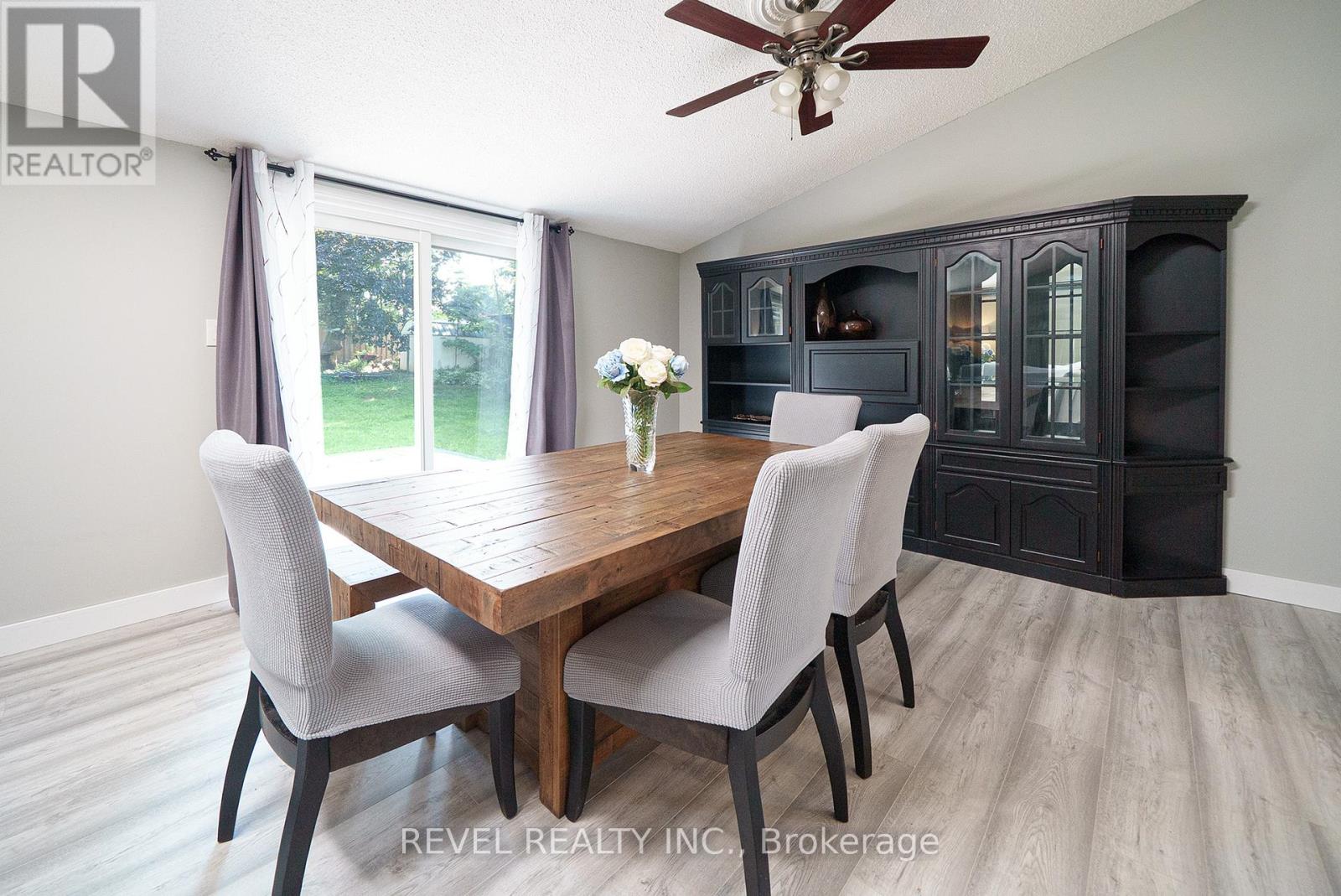 Photo 8 of 323 Brantwood Park Road, Brantford ON
