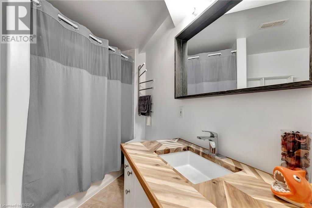#212 111 GREY Street - 13