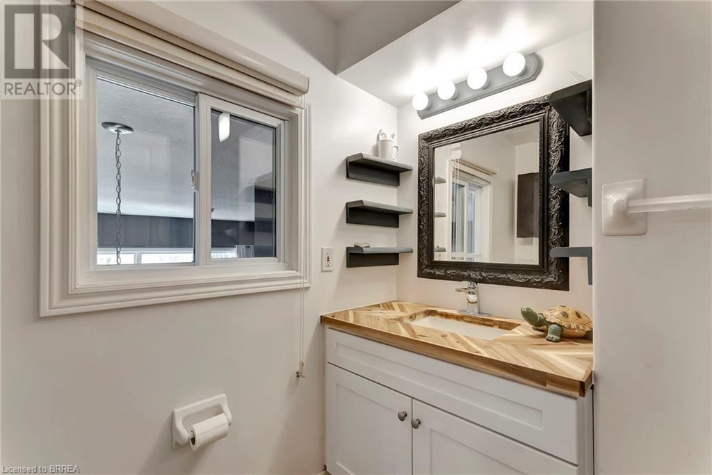 #212 111 GREY Street - 19