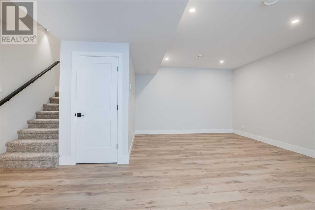 Single Family House for Sale in  Emerald Drive Evergreen Red Deer 