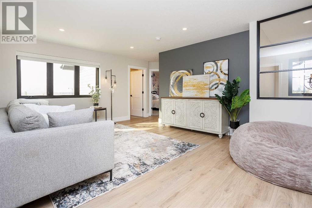 Single Family House for Sale in  Emerald Drive Evergreen Red Deer 