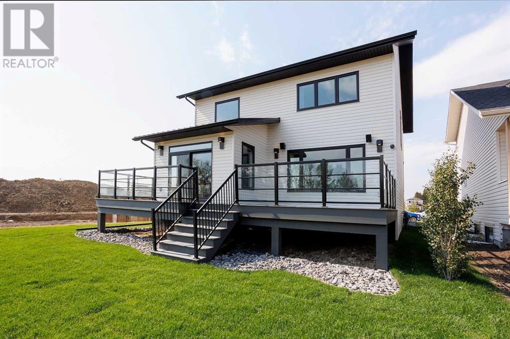 Single Family House for Sale in  Emerald Drive Evergreen Red Deer 