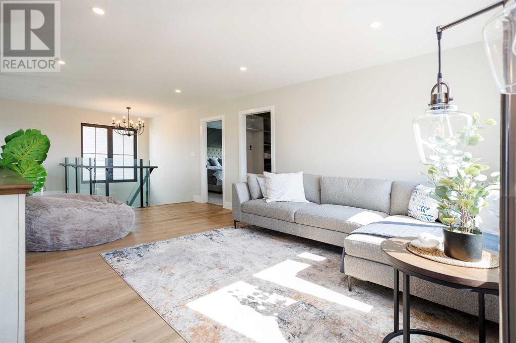 Single Family House for Sale in  Emerald Drive Evergreen Red Deer 