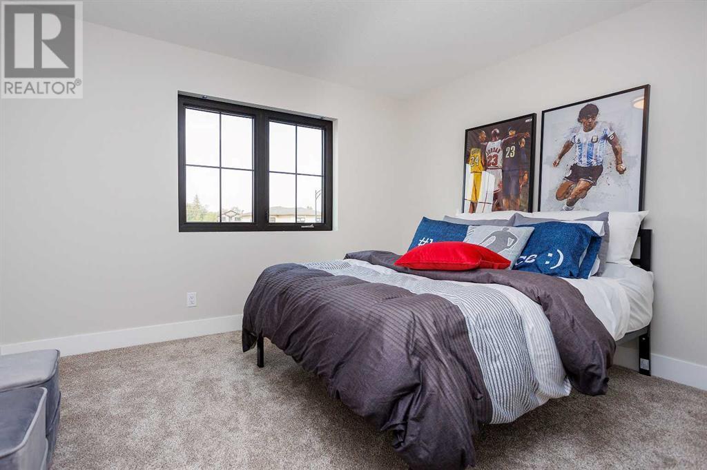 Single Family House for Sale in  Emerald Drive Evergreen Red Deer 
