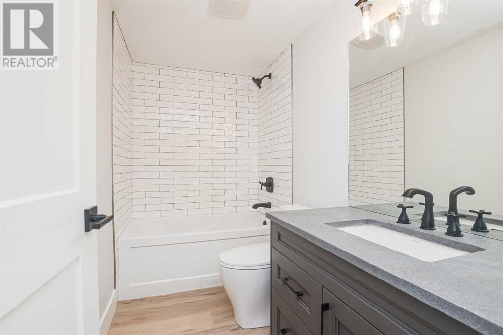 Single Family House for Sale in  Emerald Drive Evergreen Red Deer 