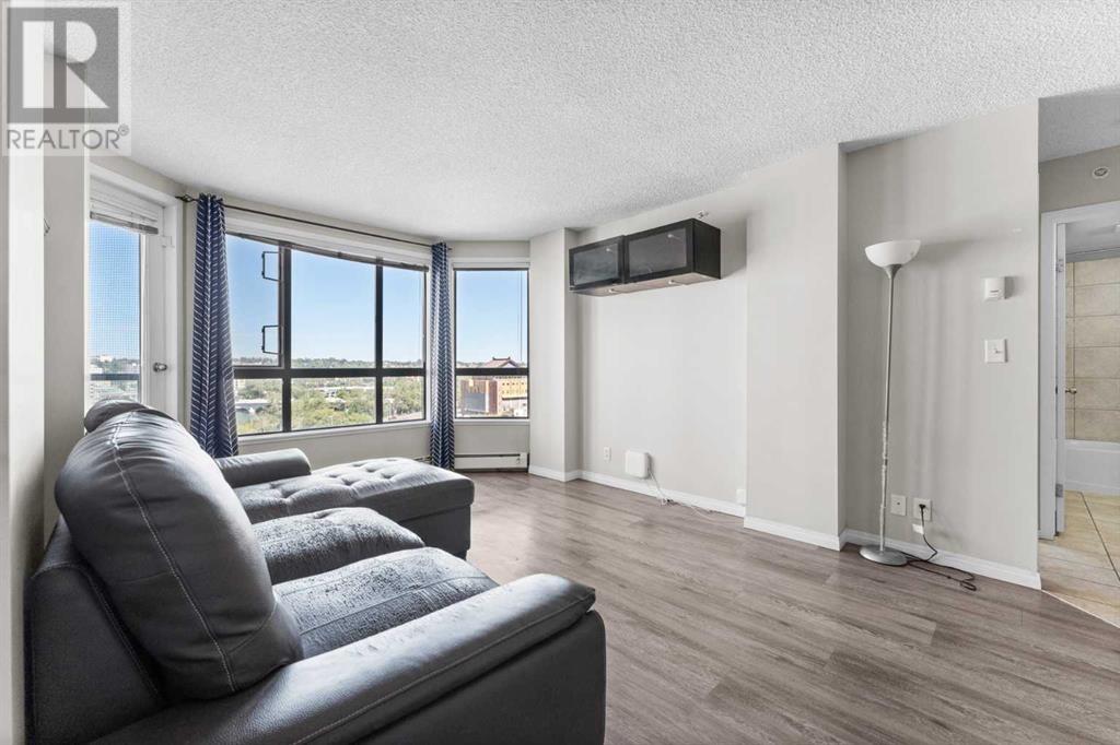 Single Family House for Sale in    Avenue SW Downtown West End Calgary 