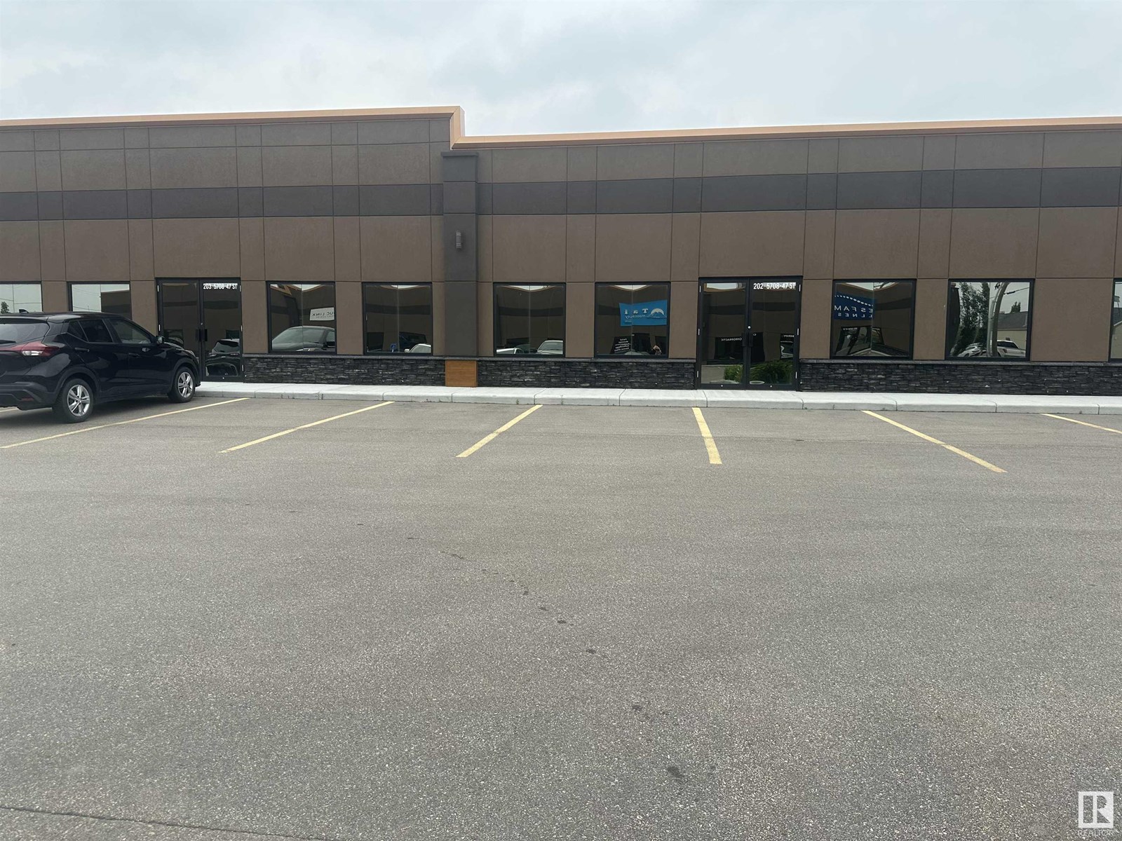 Photo 1 of 5708 47 St, Leduc AB