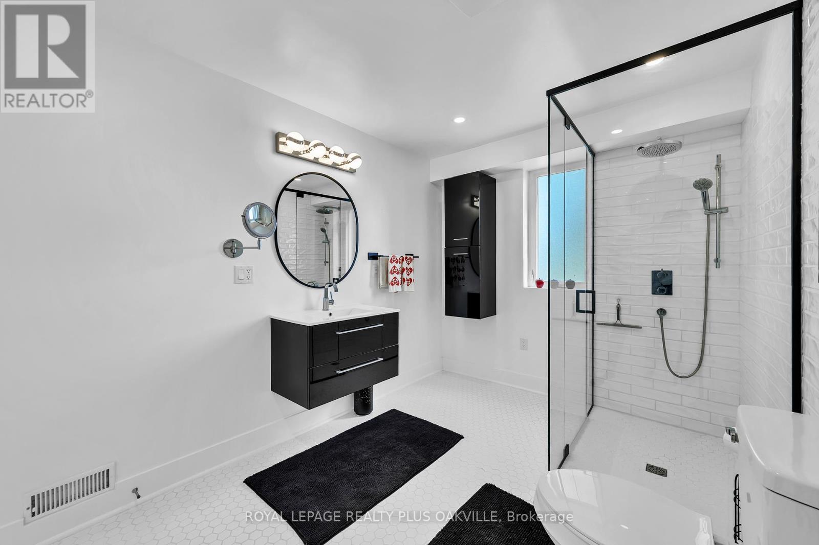 Photo 37 of 322 Russ Road, Grimsby ON