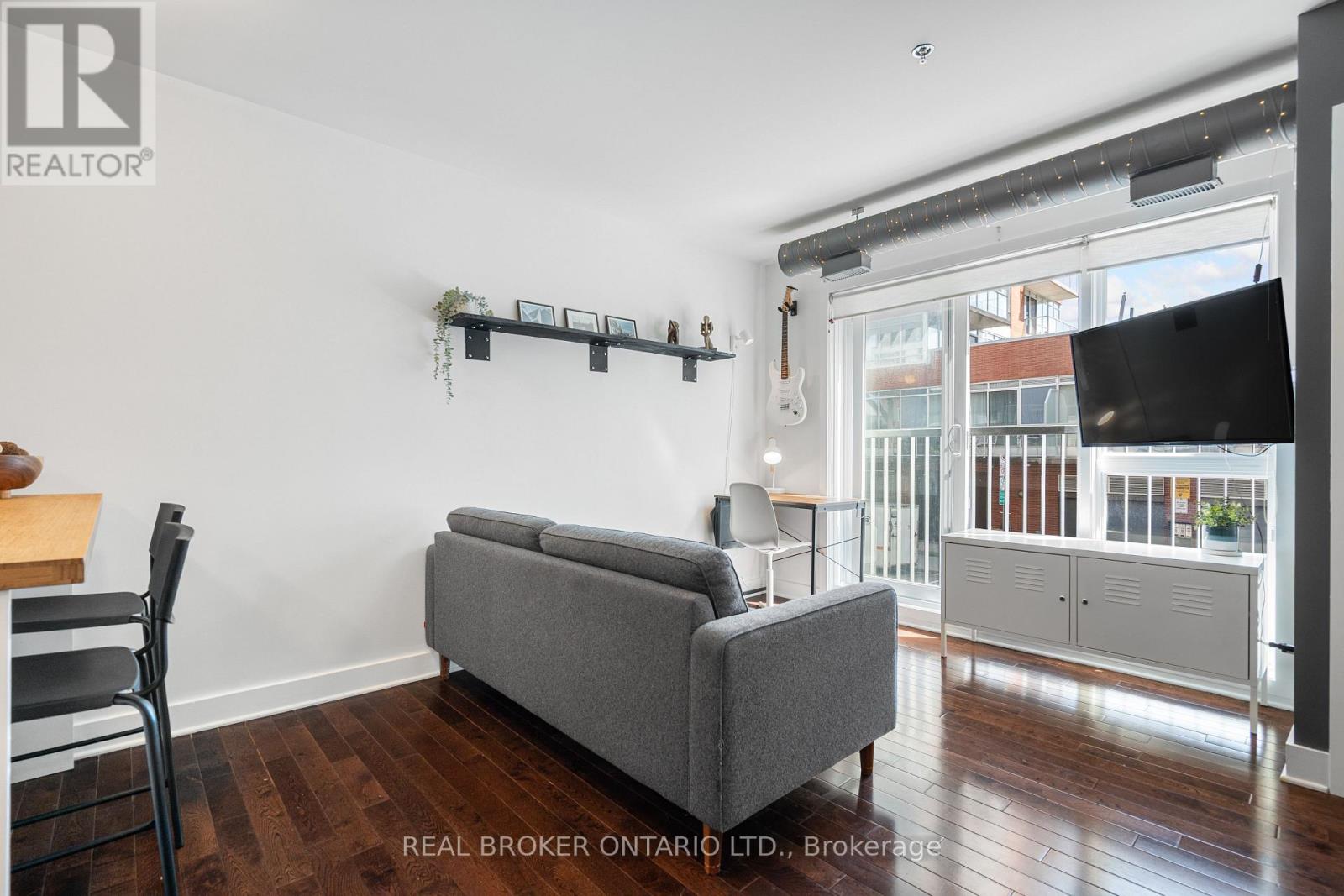 Photo 19 of 102 360 Cumberland Street, Ottawa ON