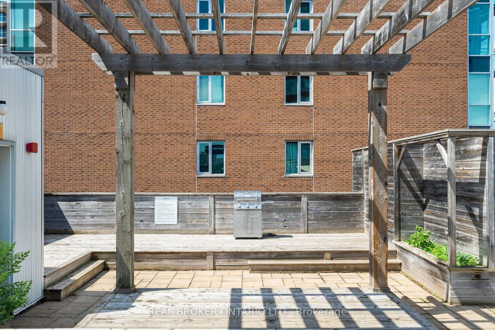 Photo 33 of 102 360 Cumberland Street, Ottawa ON