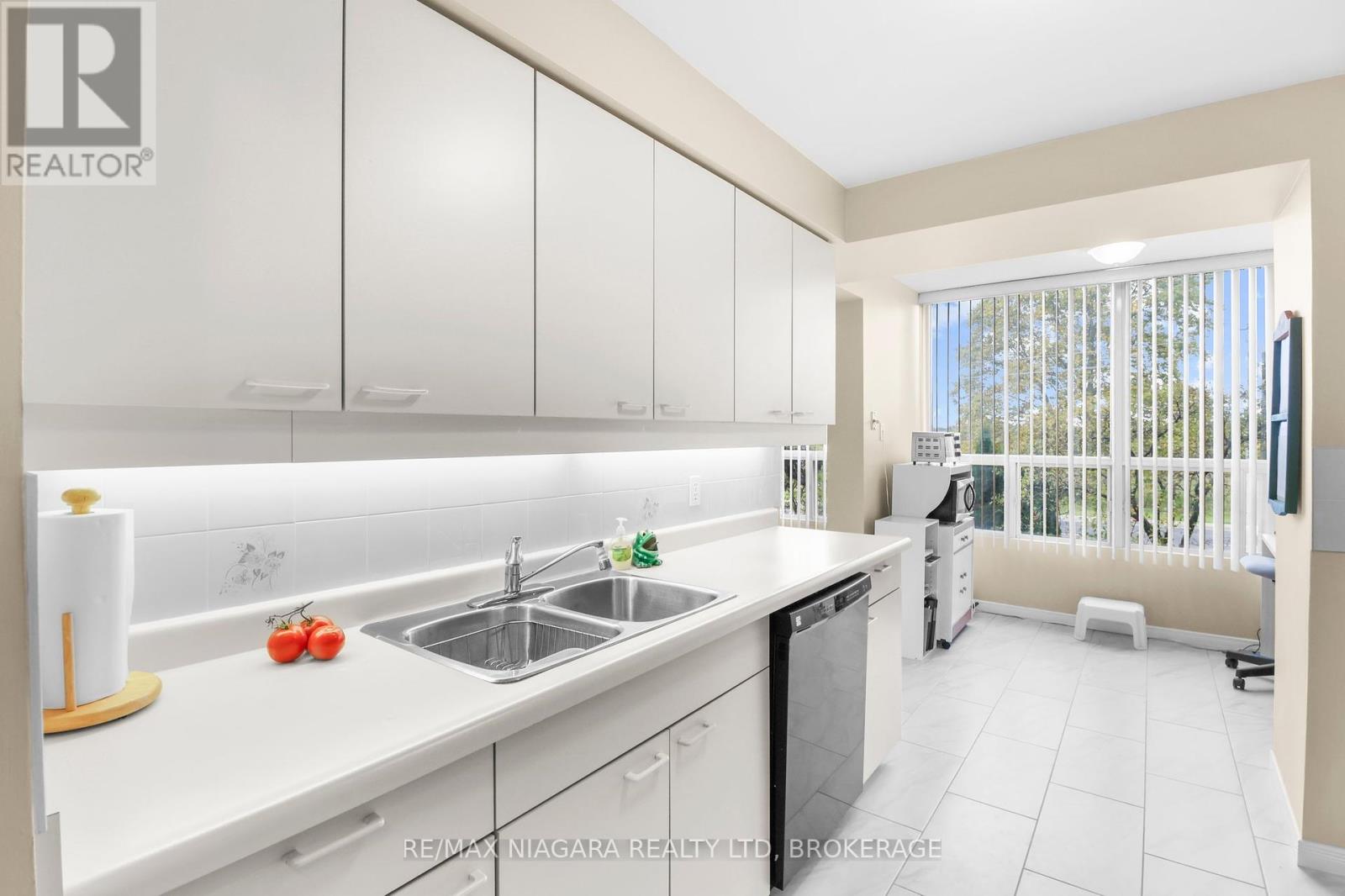 Photo 21 of 303 5100 Dorchester Road, Niagara Falls ON