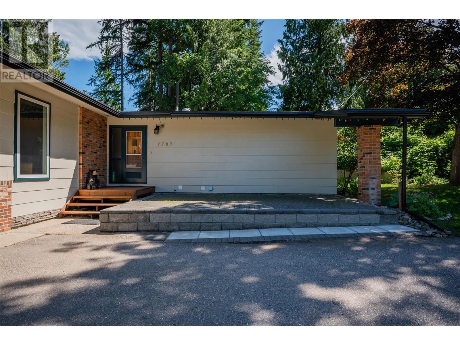Photo 16 of 2707 Maple Crescent, Rossland BC