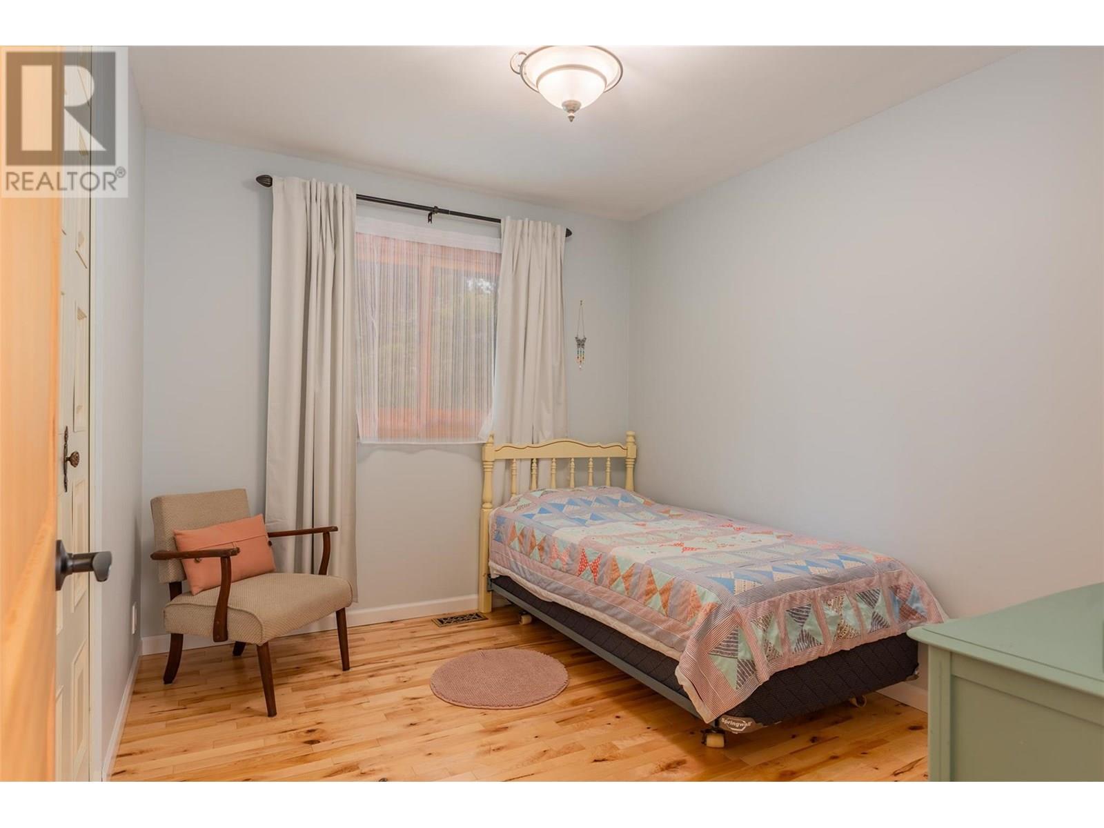 Photo 13 of 2707 Maple Crescent, Rossland BC