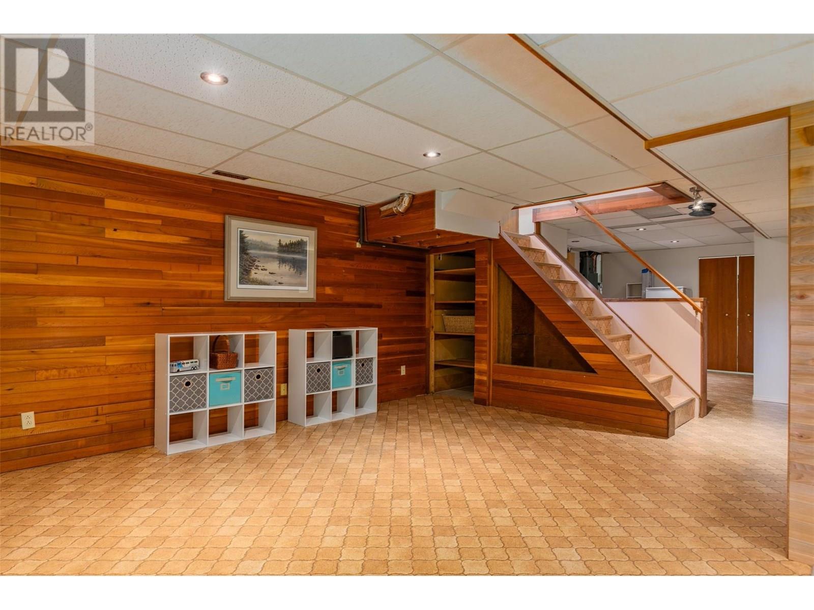 Photo 14 of 2707 Maple Crescent, Rossland BC