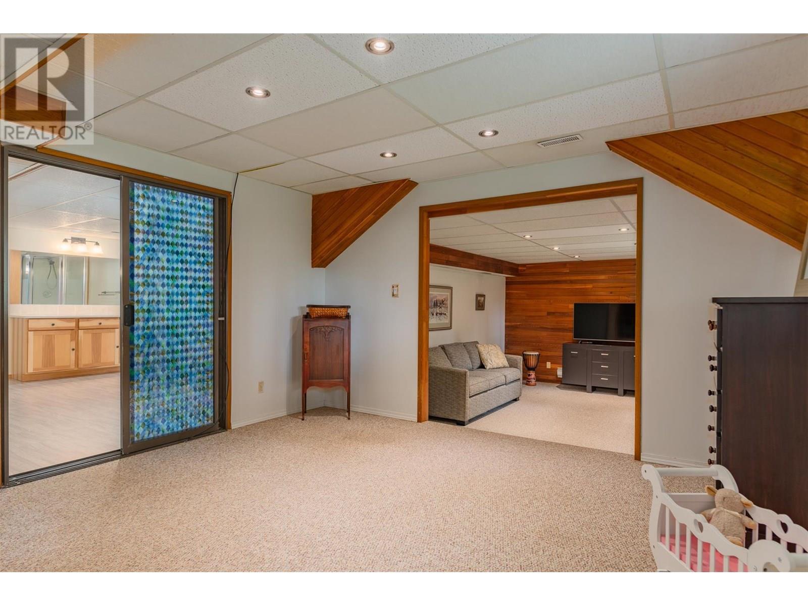 Photo 30 of 2707 Maple Crescent, Rossland BC