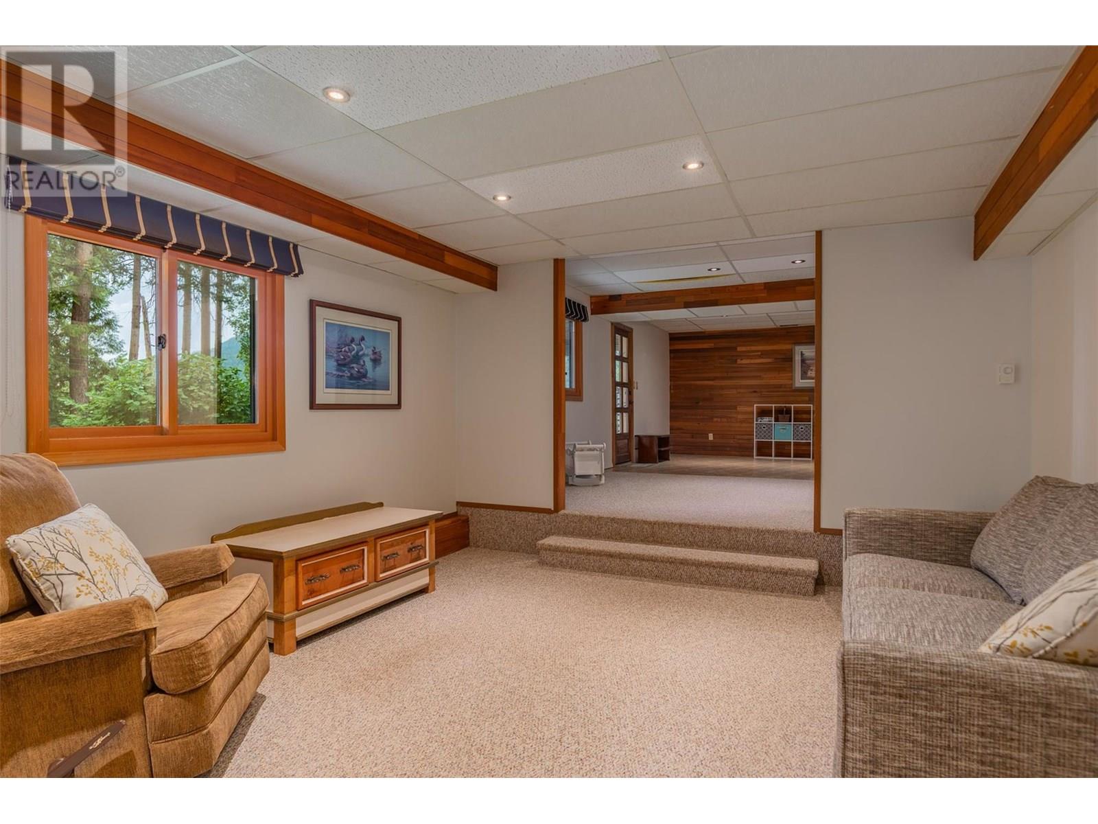 Photo 5 of 2707 Maple Crescent, Rossland BC