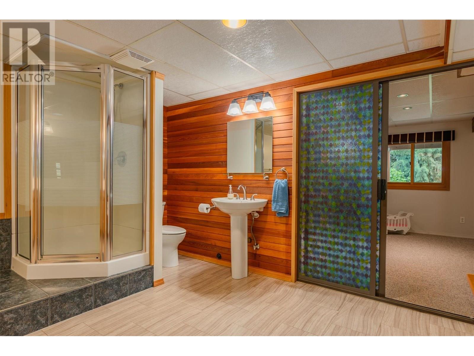 Photo 29 of 2707 Maple Crescent, Rossland BC