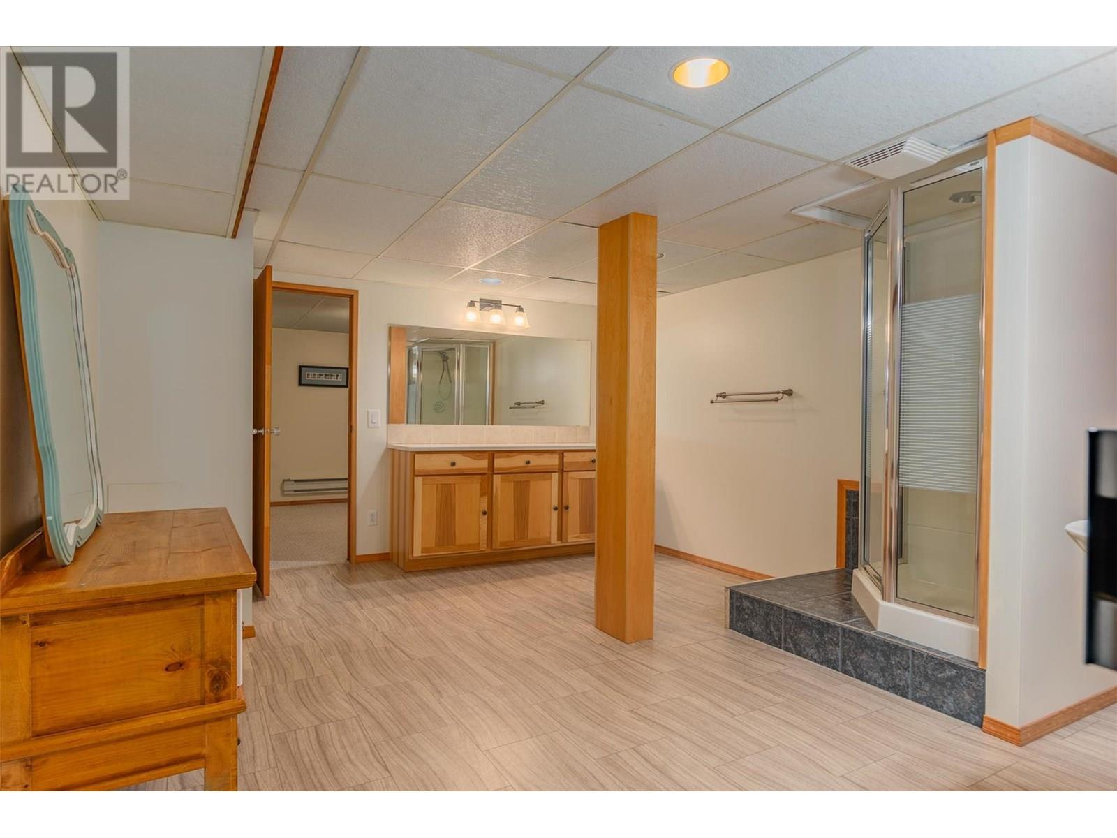 Photo 38 of 2707 Maple Crescent, Rossland BC