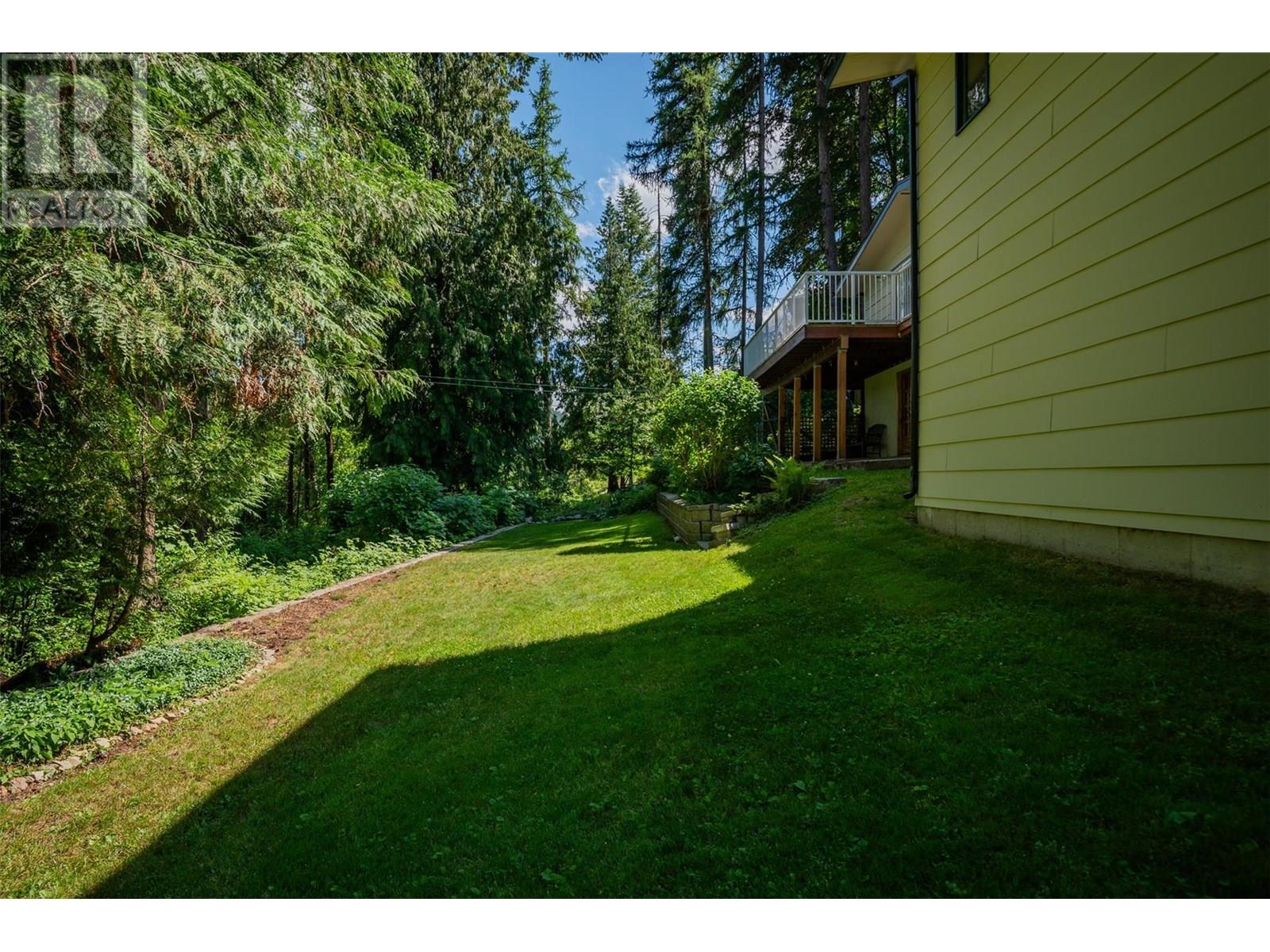 Photo 33 of 2707 Maple Crescent, Rossland BC