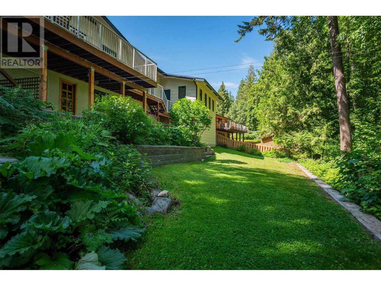 Photo 19 of 2707 Maple Crescent, Rossland BC