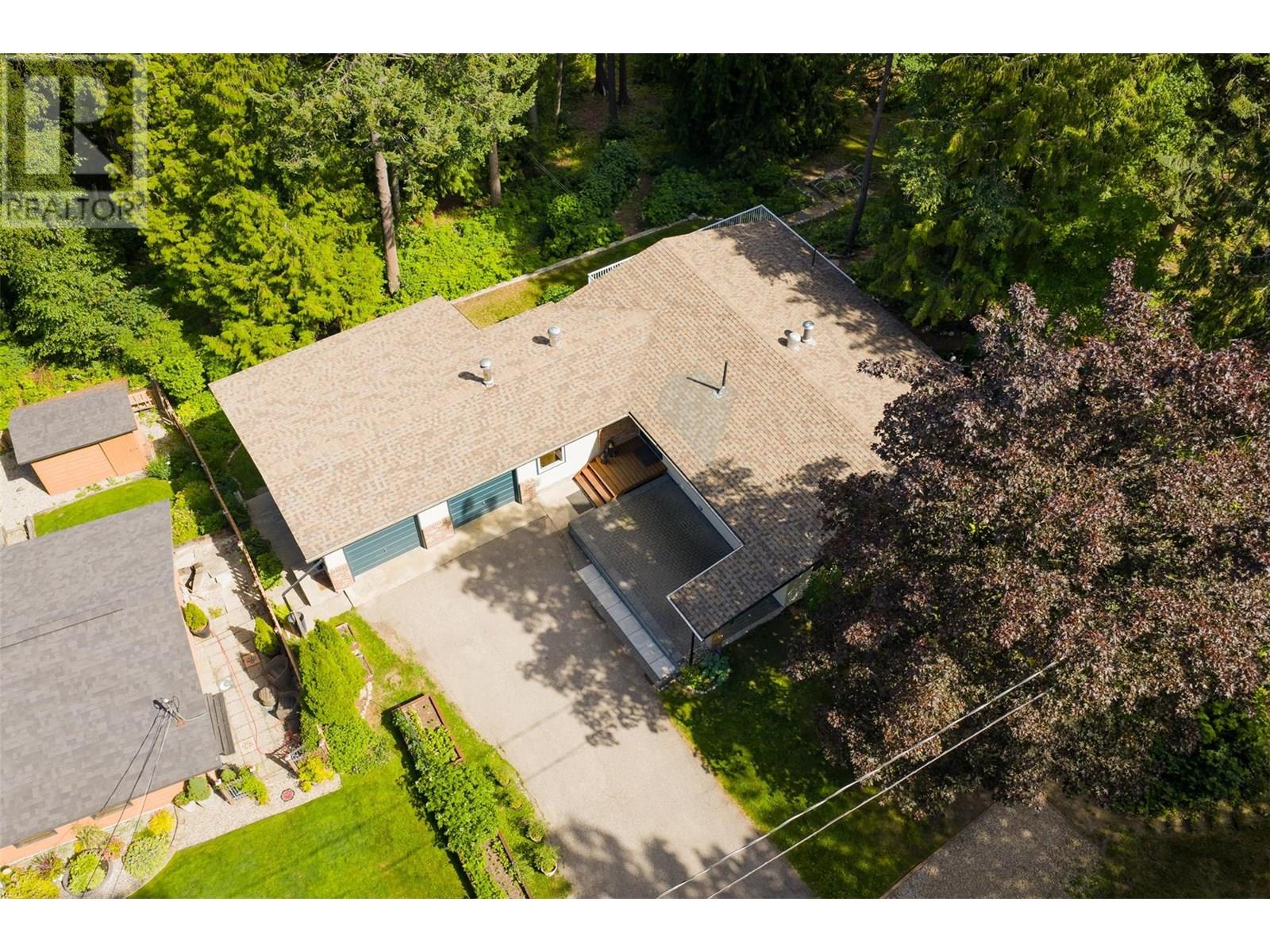 Photo 18 of 2707 Maple Crescent, Rossland BC