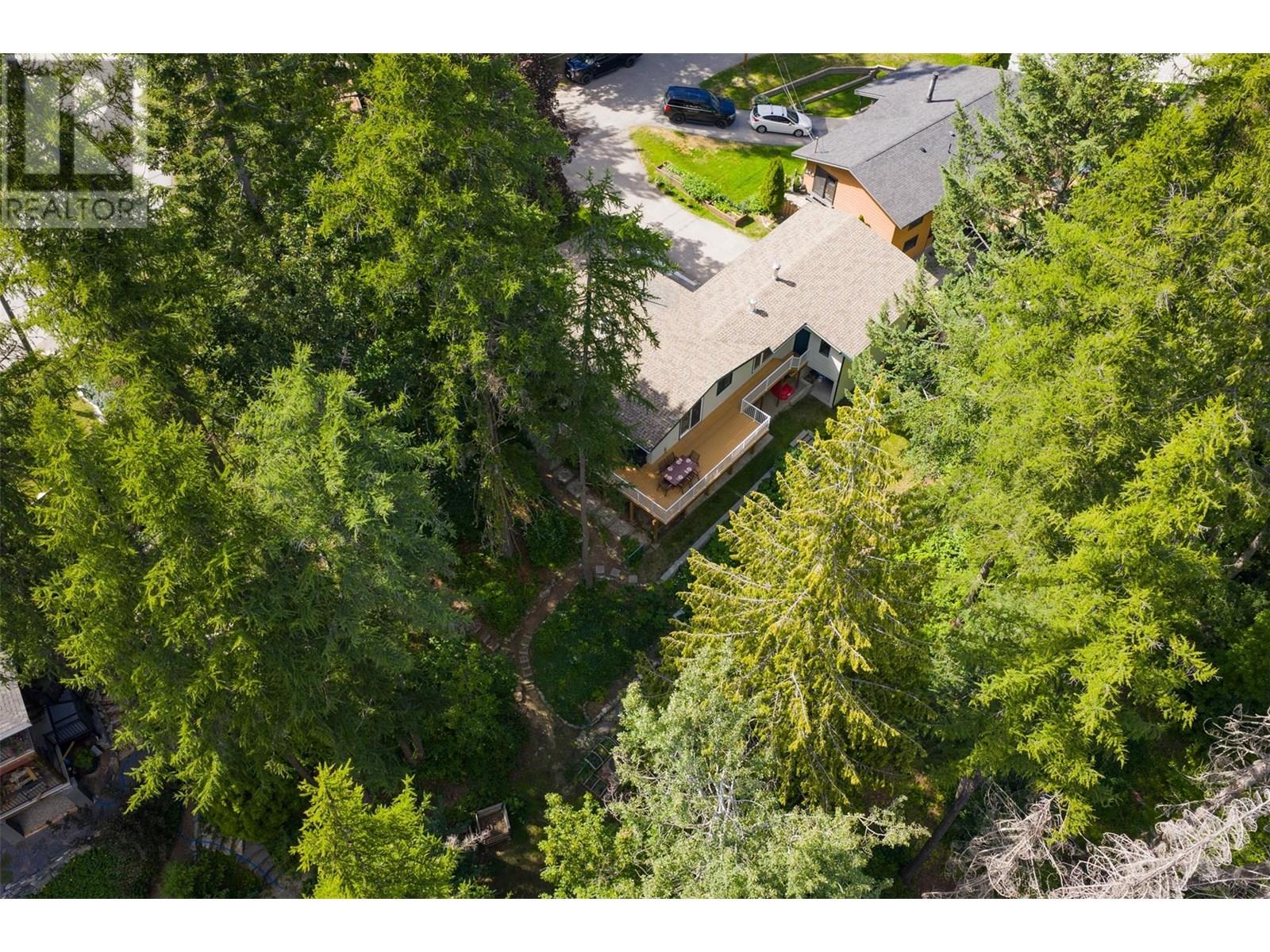 Photo 27 of 2707 Maple Crescent, Rossland BC