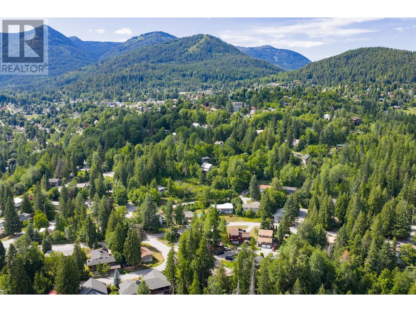 Photo 10 of 2707 Maple Crescent, Rossland BC