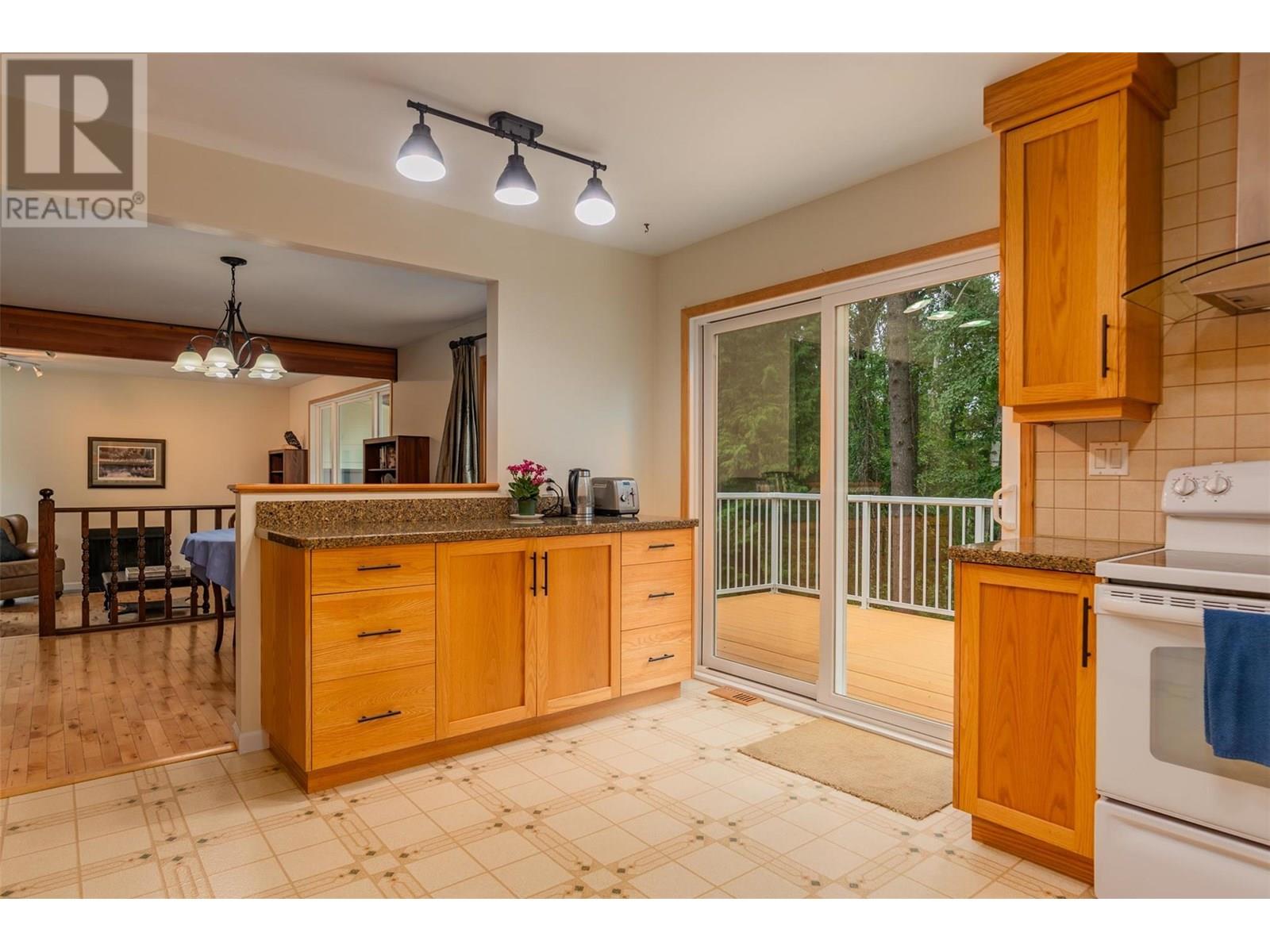Photo 2 of 2707 Maple Crescent, Rossland BC