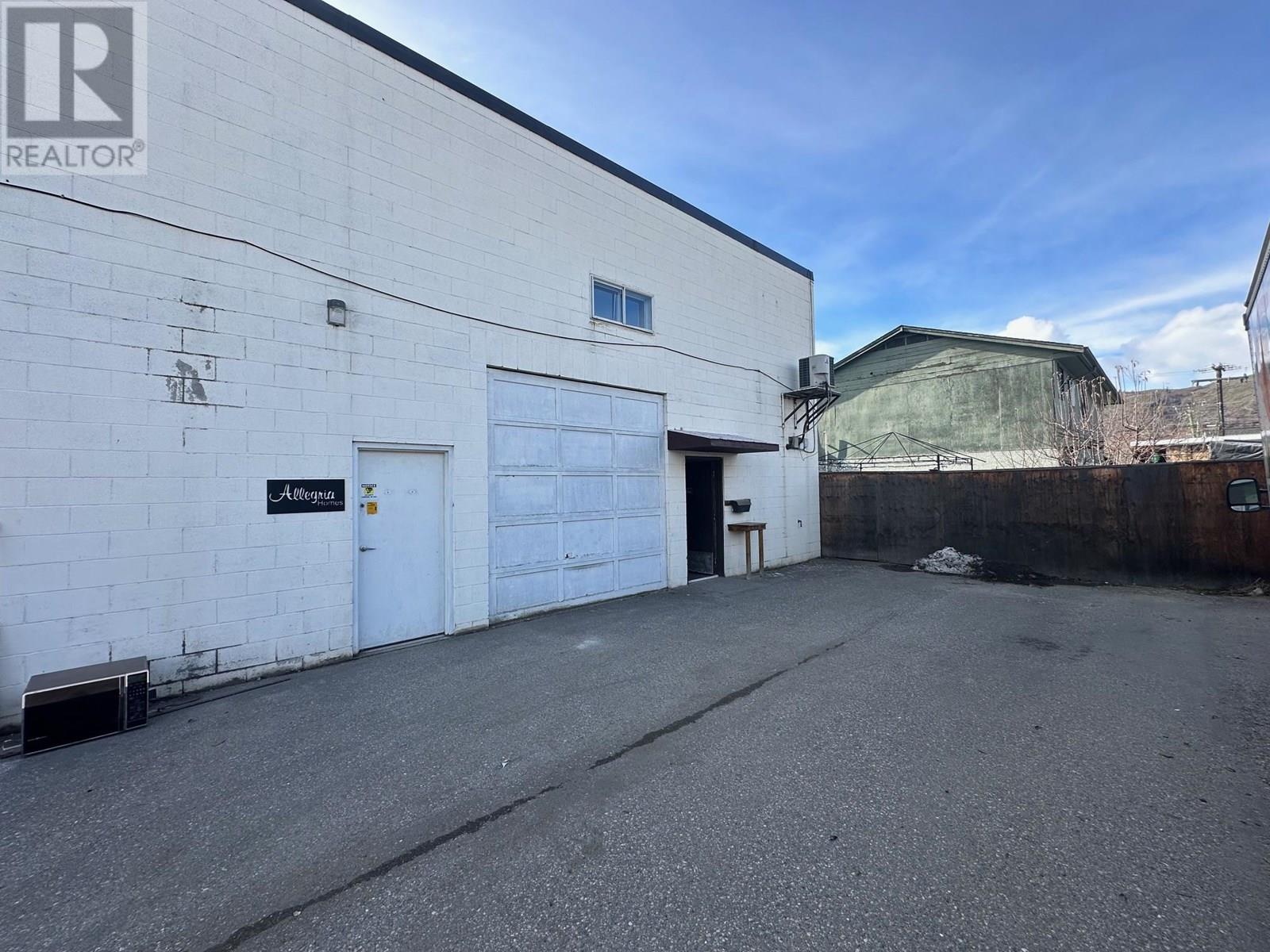 Photo 12 of 2811 44 Avenue, Vernon BC