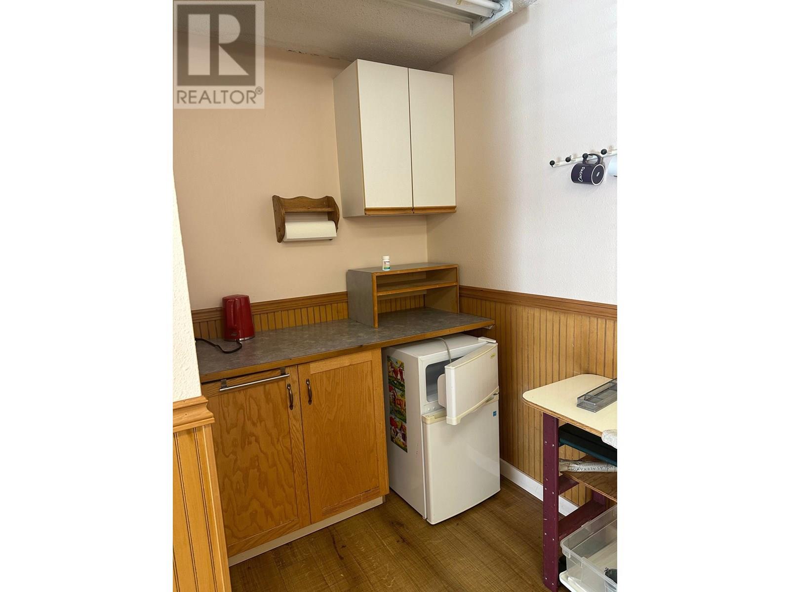 Photo 14 of 2811 44 Avenue, Vernon BC