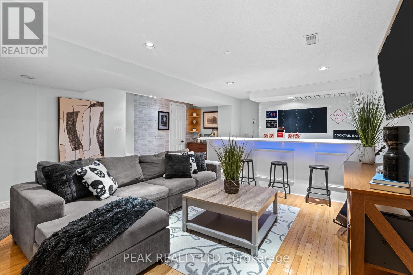 Photo 11 of 80 Fry Crescent, Clarington ON
