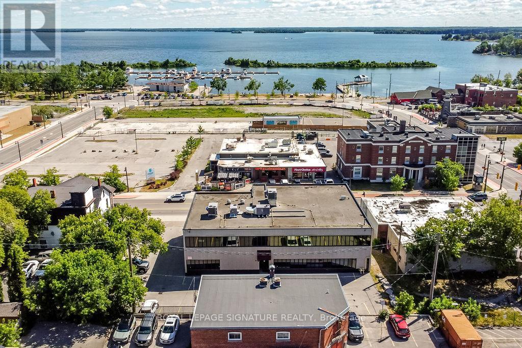 Photo 21 of 19 Front Street N, Orillia ON