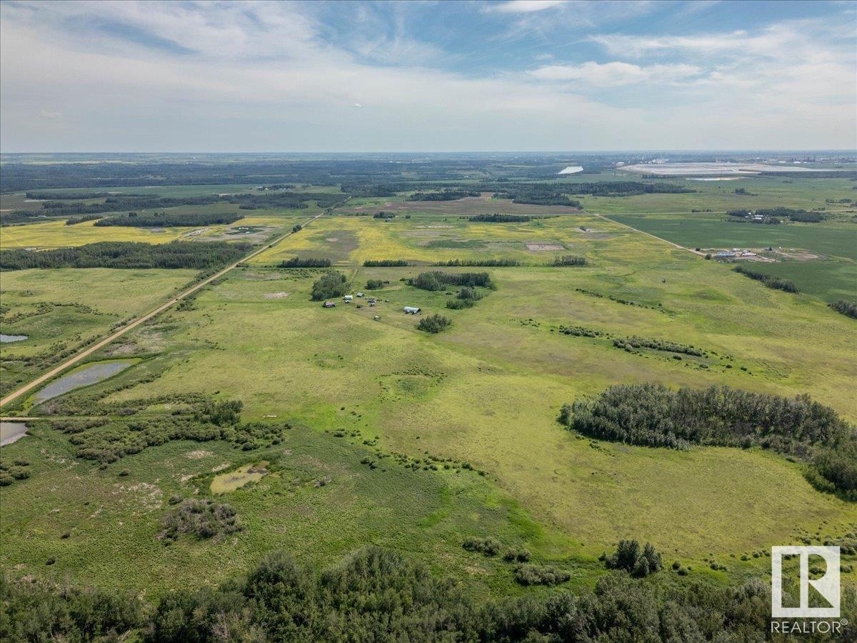 Photo 6 of 57022 Rge Road 213, Rural Sturgeon County AB