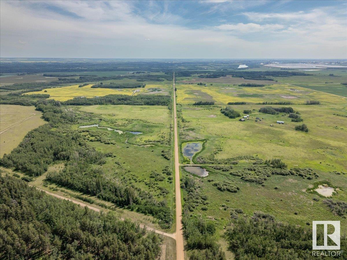 Photo 4 of 57022 Rge Road 213, Rural Sturgeon County AB