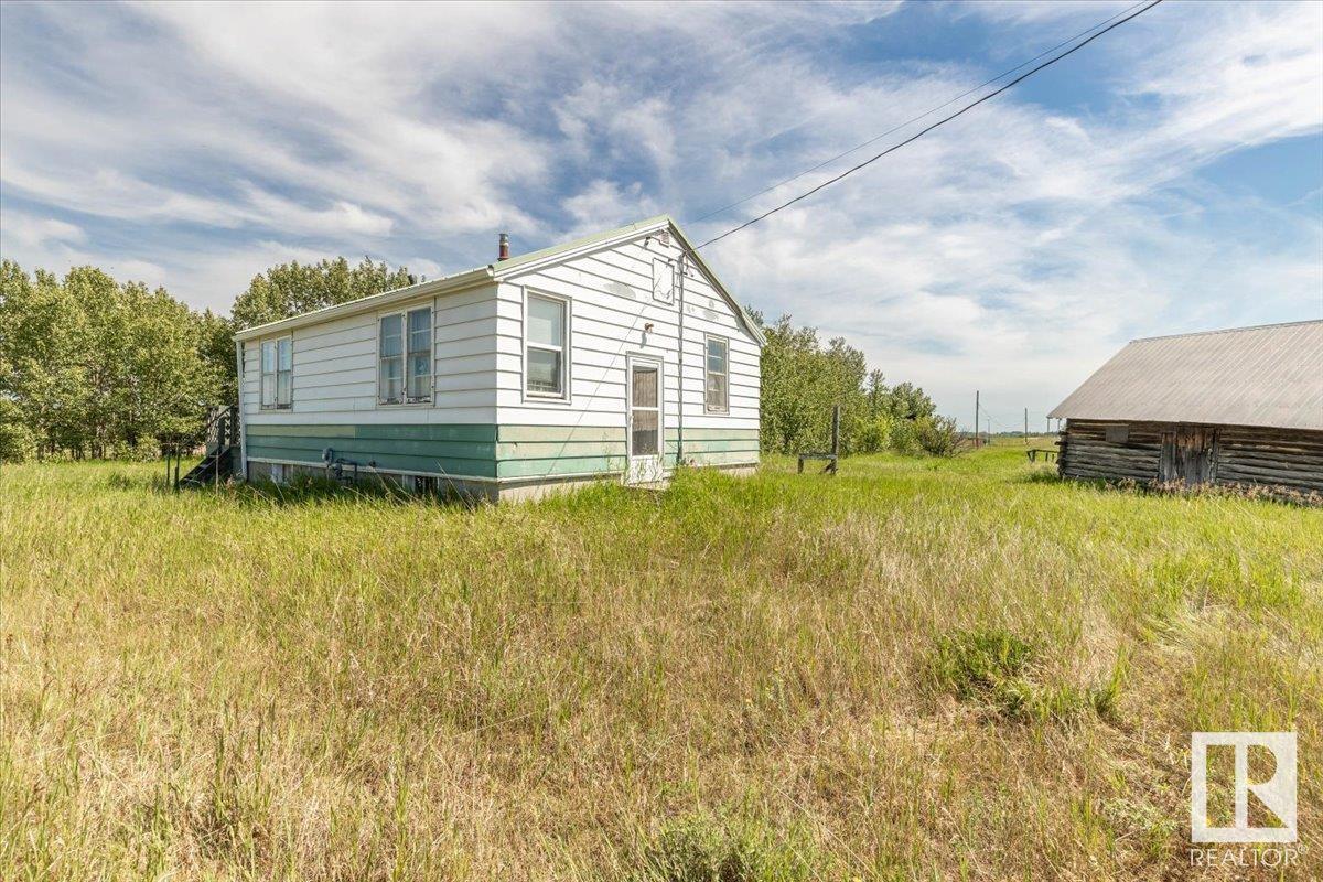 Photo 2 of 57022 Rge Road 213, Rural Sturgeon County AB